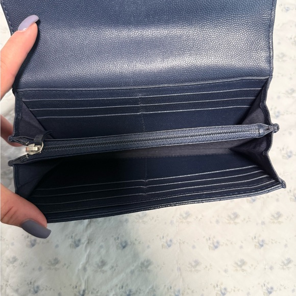 CHANEL Dark Blue Quilted Card Holder - Picture 8 of 11